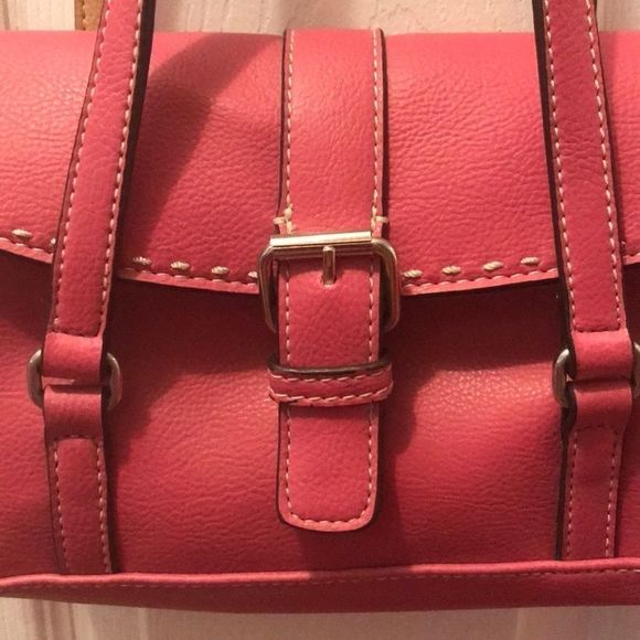 ⭐️ HP LIZ CLAIBORNE Faux Leather Pink Mini Bag - Picture 2 of 9